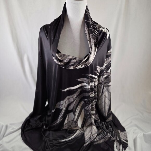 lily by firmiana Tops - Lily by Firmiana Black Long Top